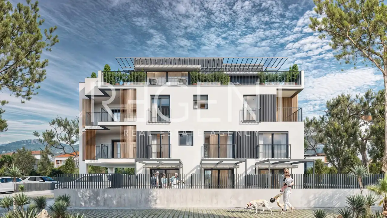 Kaštela, Kaštel Lukšić – appartamento a due piani con giardino e due terrazze