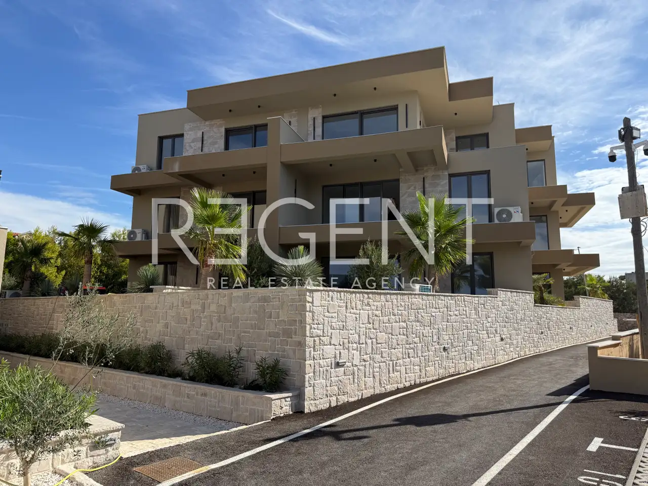 Trogir, Sevid – penthouse 177,66 m², terrasse sur le toit 133,25 m²