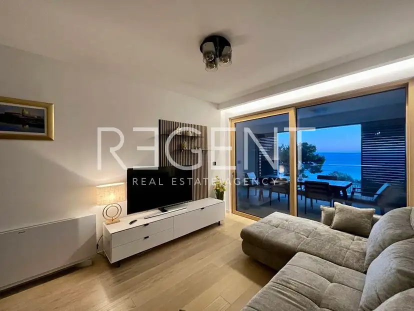 Split, Duilovo - Three-room apartment with a loggia and sea view