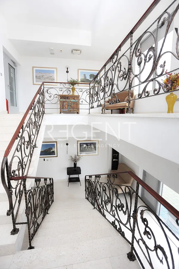 Split, poslovni prostor, ured (64 m2, I kat), zakup - neposredno uz glavnu splitsku prometnicu
