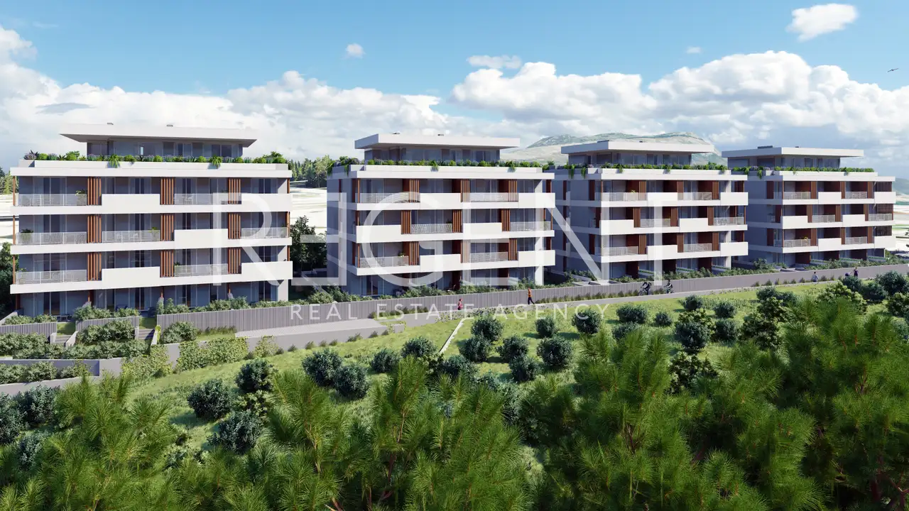 Split, Pazdigrad – Appartement de deux pièces avec grand jardin et espace extérieur