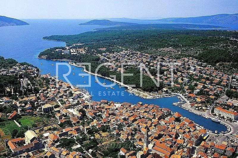 Hvar, Stari Grad - poľnohospodárska pôda s výhľadom na more, 12 110m2