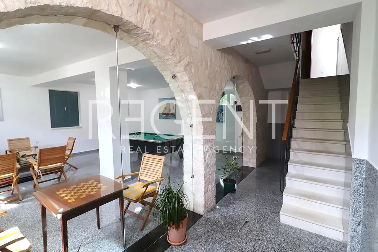 Ostrov Korčula, Vela Luka – Kamenný dom 252 m2