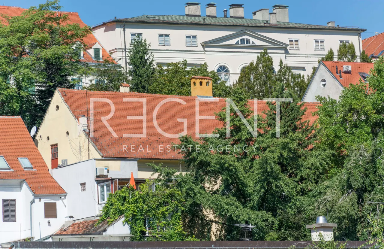 Zagreb, Gornji grad - Jedinstveni barokni dvorac na gornjem gradu