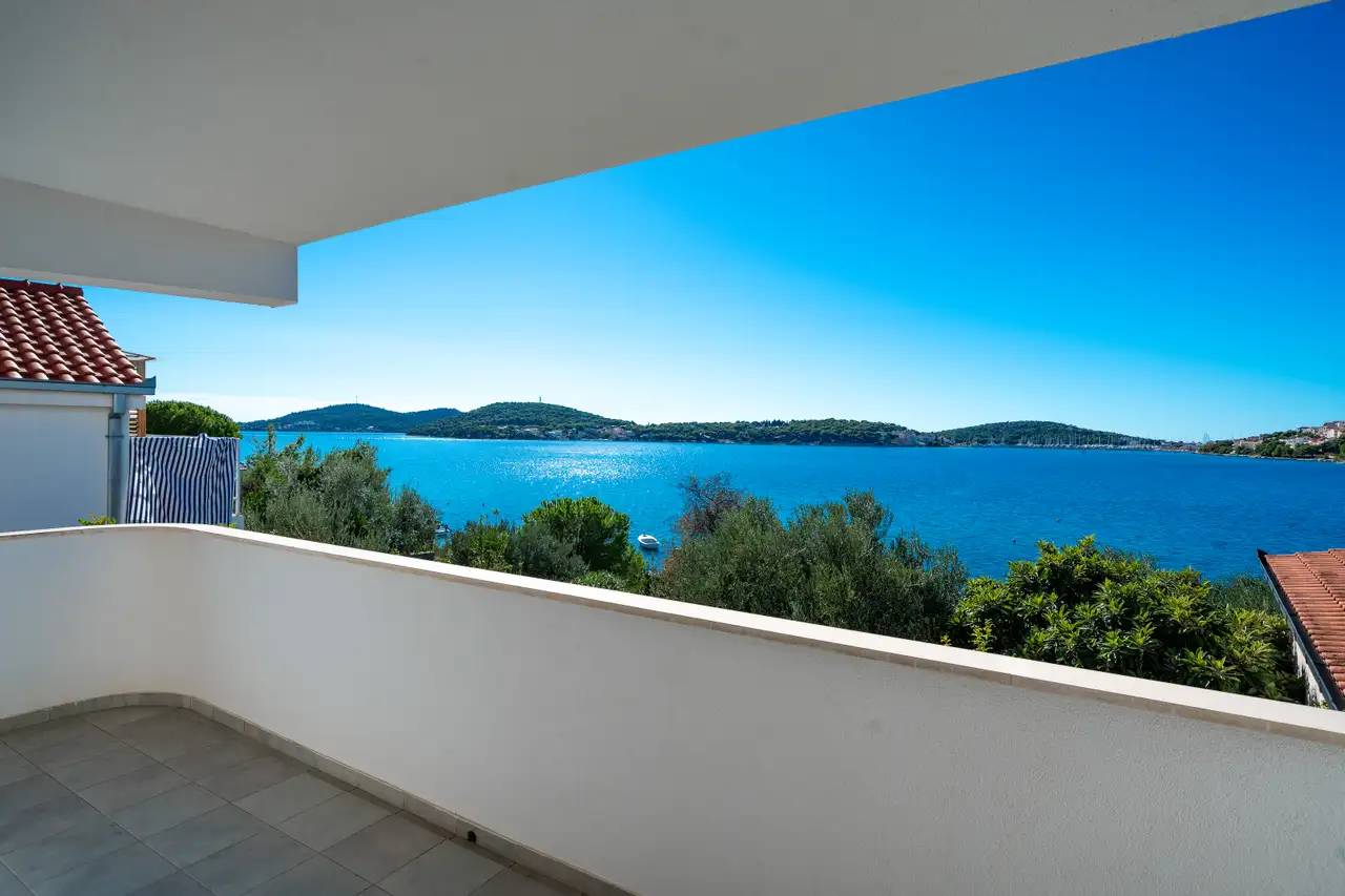 Šibenik, Rogoznica - Haus mit sechs Apartments