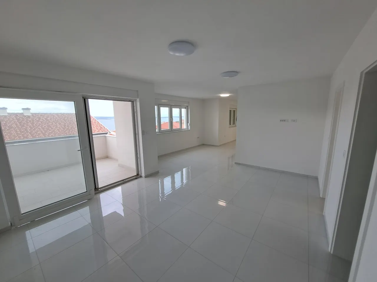 Crikvenica - Četverosoban stan s dvije terase 110 m2, novogradnja