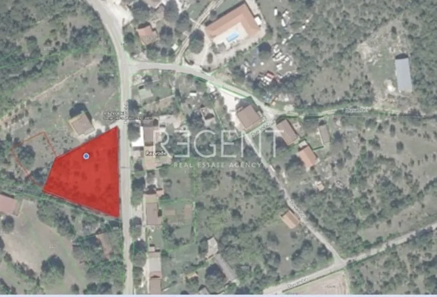 Drniš - Stavební pozemek 2034 m2