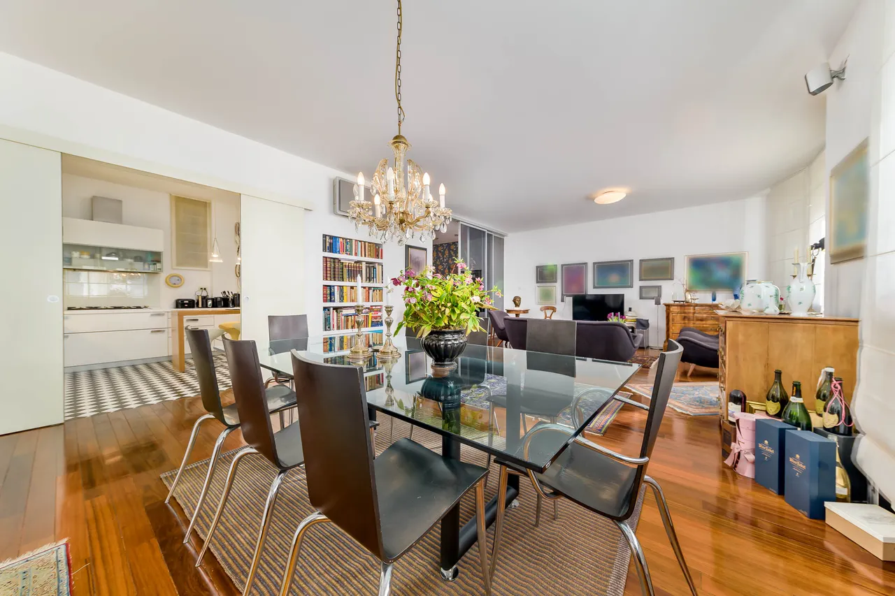 Zagreb, Centar – Elegantni četverosobni stan