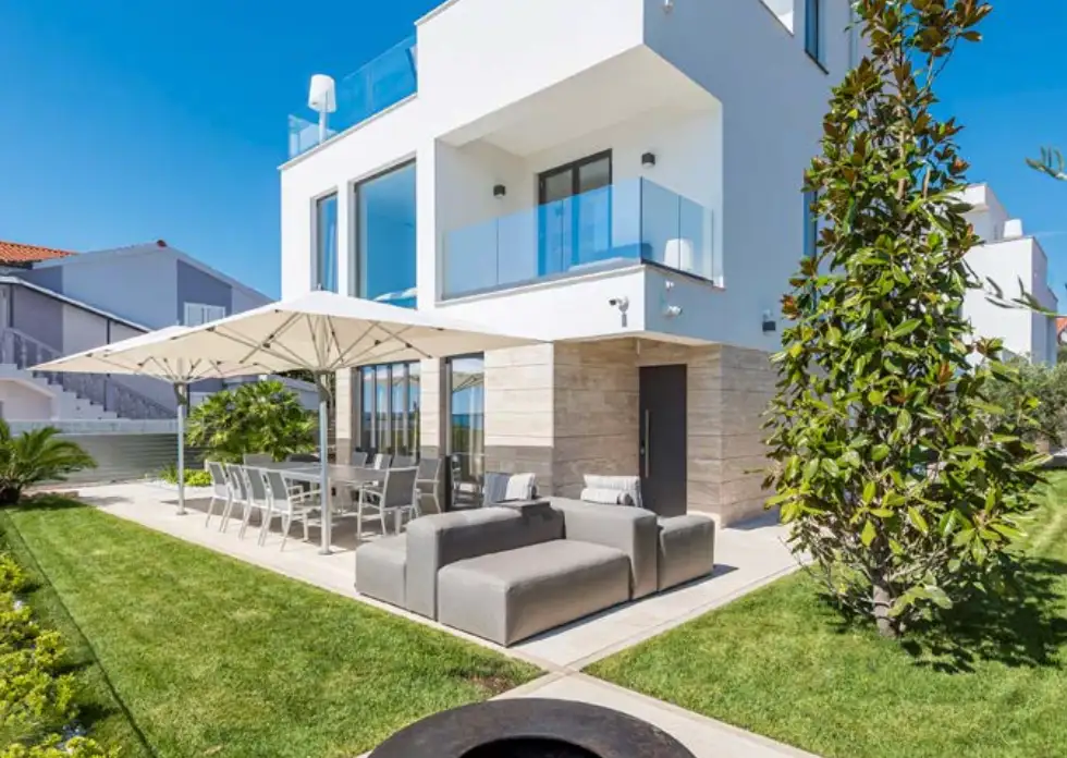 Zadar, Vrsi – Exclusive villa first row to the sea