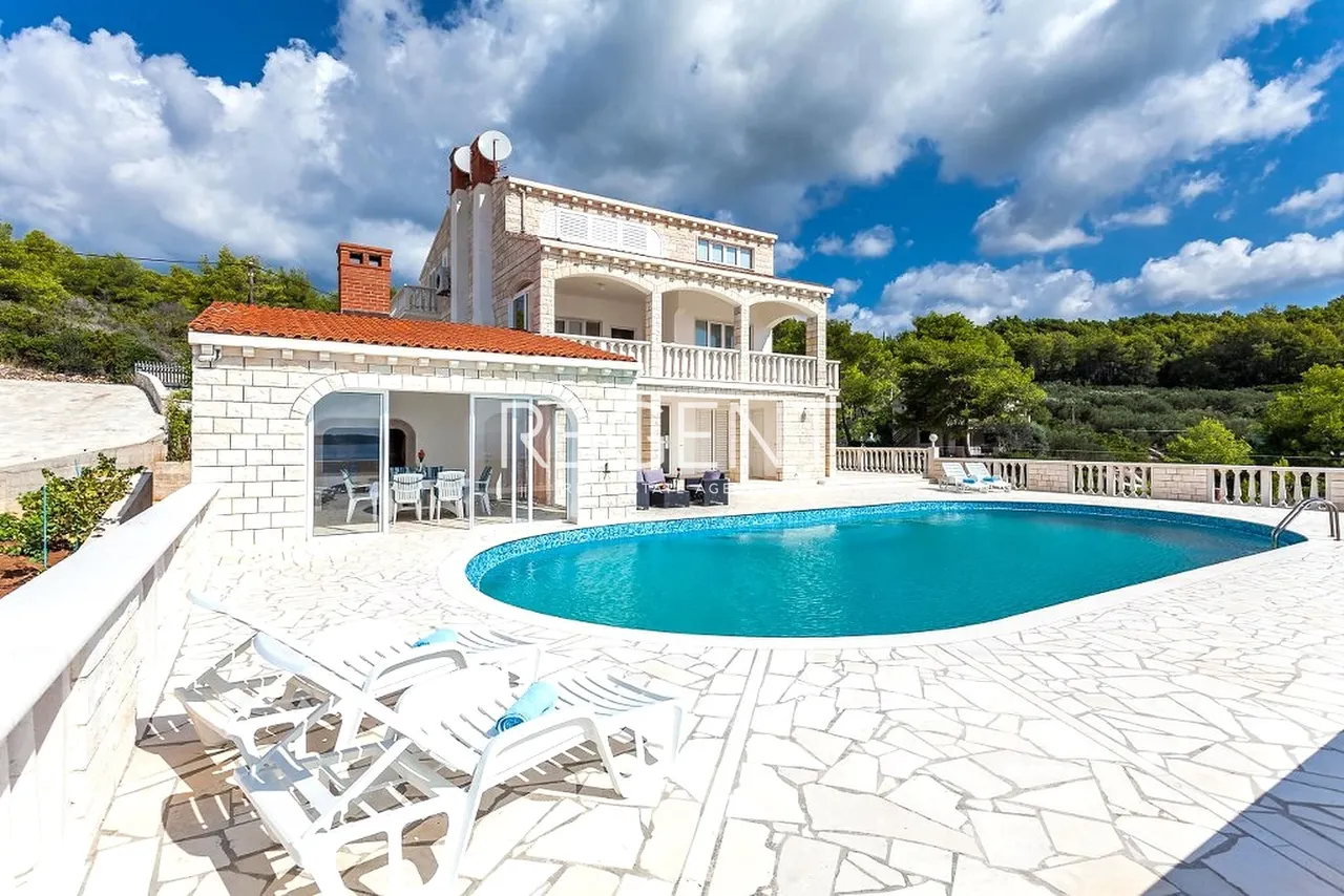 Otok Korčula – Unikatna kamena kuća uz more 450 m2