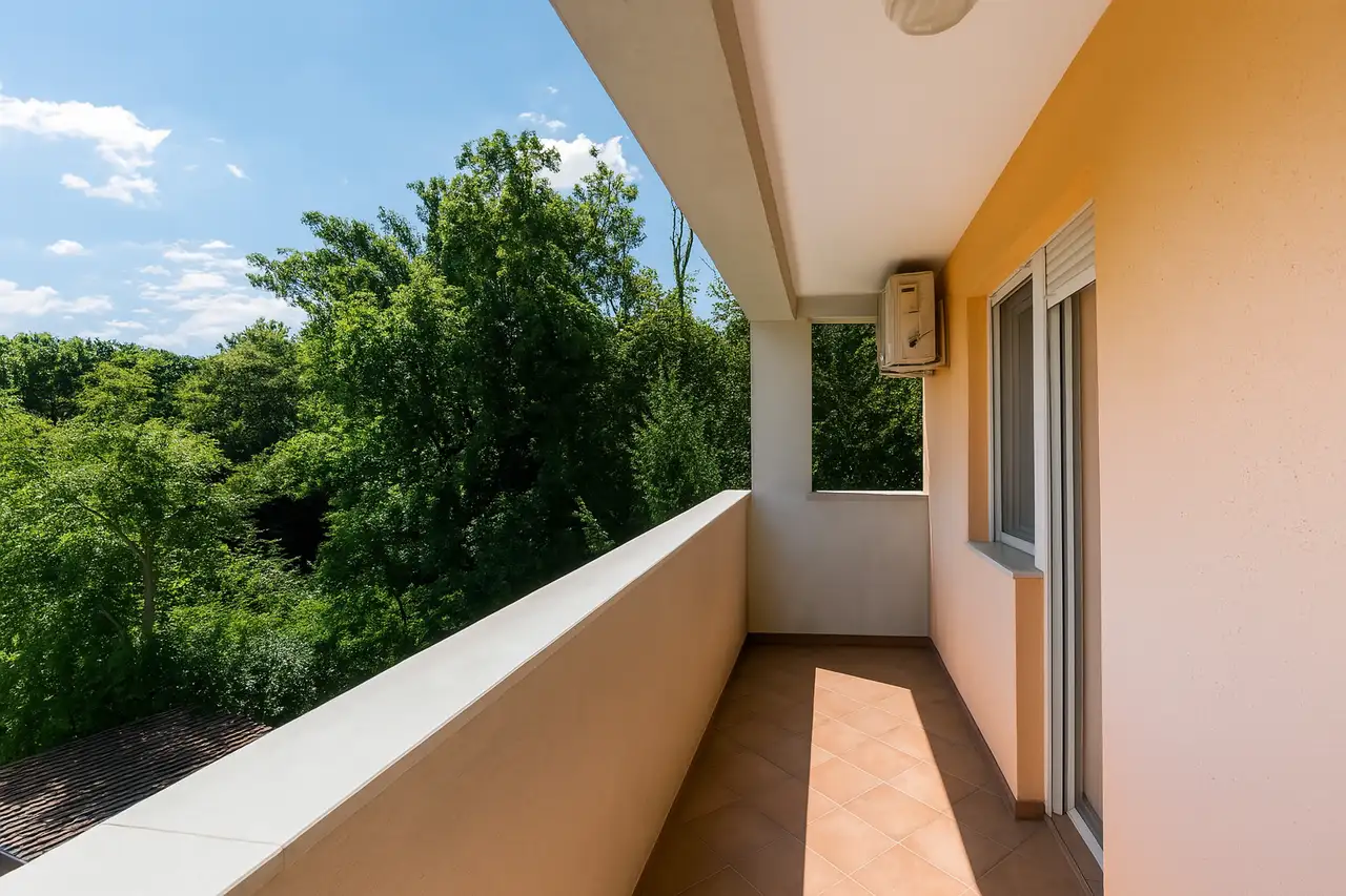 Zagreb, Remete – Trosoban stan 82 m² s loggiom