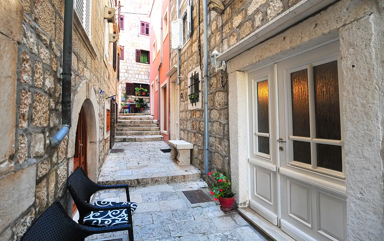 Korčula - Prekrasna kamena kuća u srcu staroga grada 130 m2