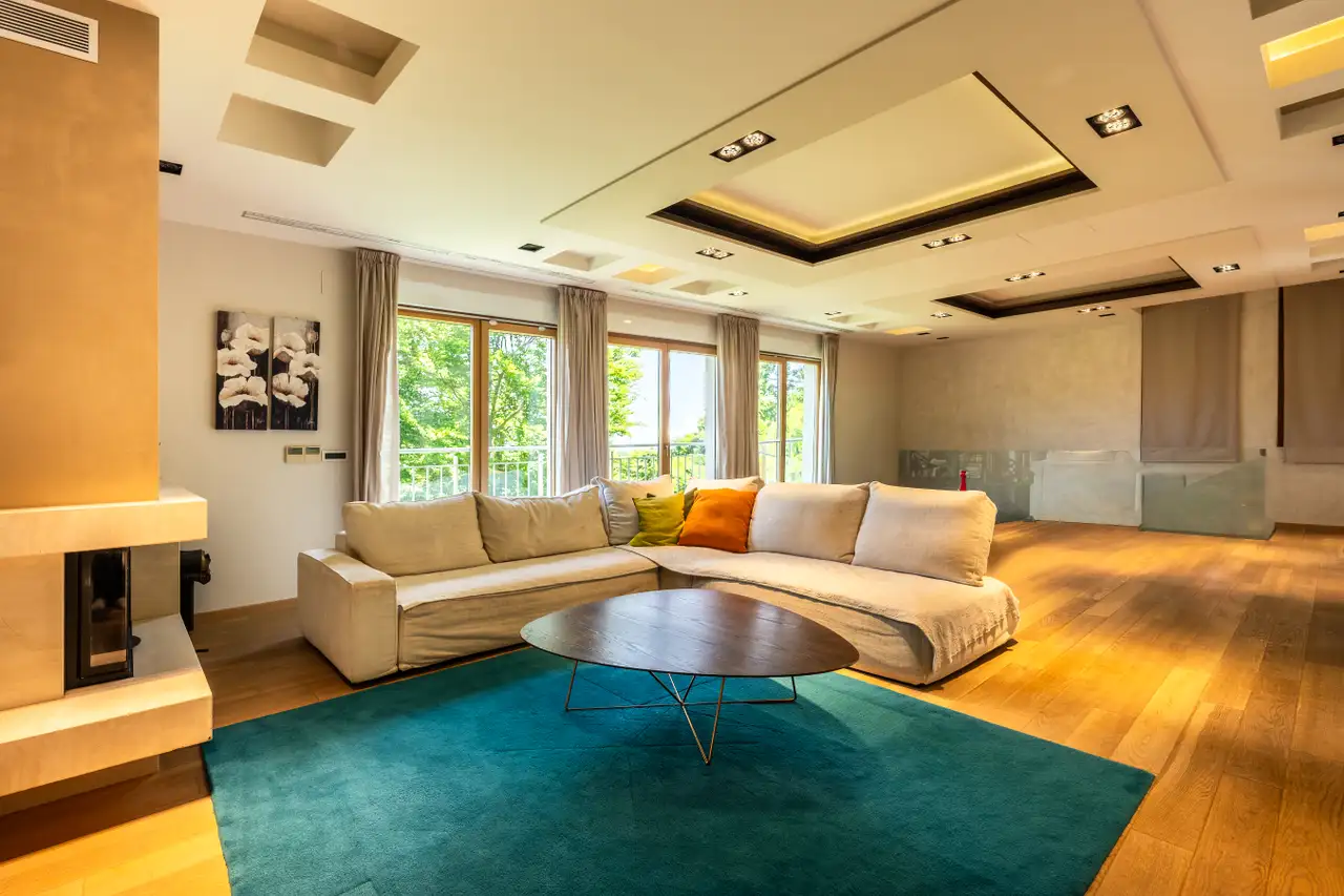 Kuća 376 m², Gornje Prekrižje — parcela 704 m²