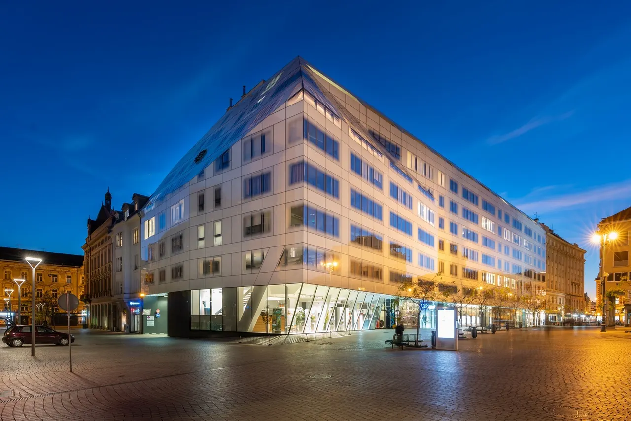 Zagreb, Ban centar – Dvosoban stan 81,53 m2