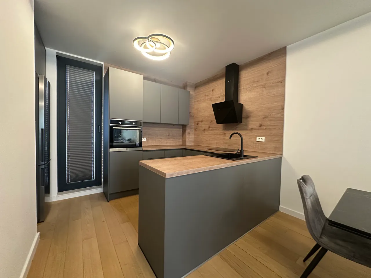 Záhřeb, Petrova - Moderní třípokojový byt 81 m2, pronájem