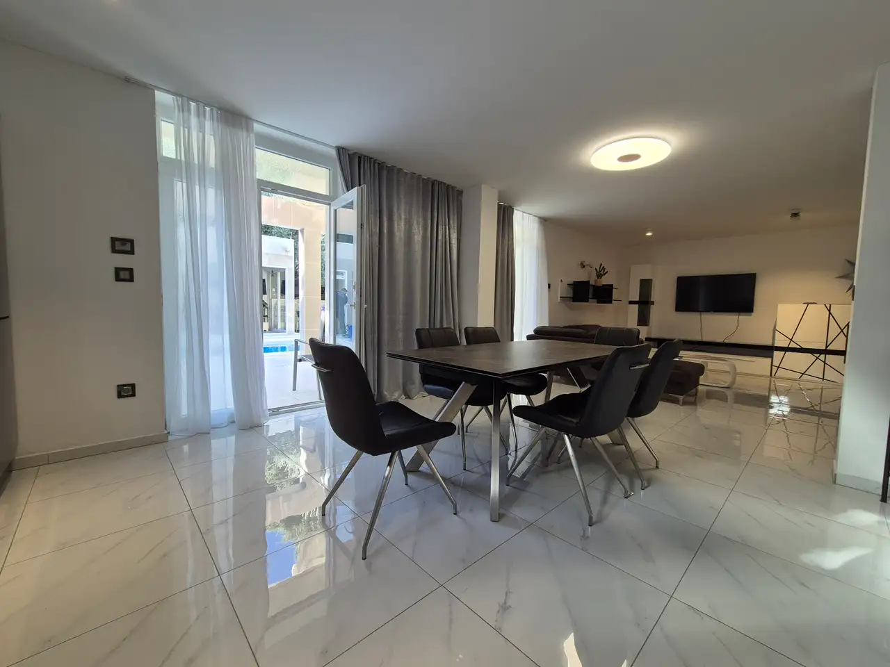 Split, Varoš - Two-bedroom apartment with a parking space in the center of Split