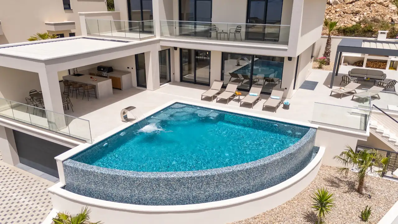 Podstrana - Vila s bazénom a výhľadom na more