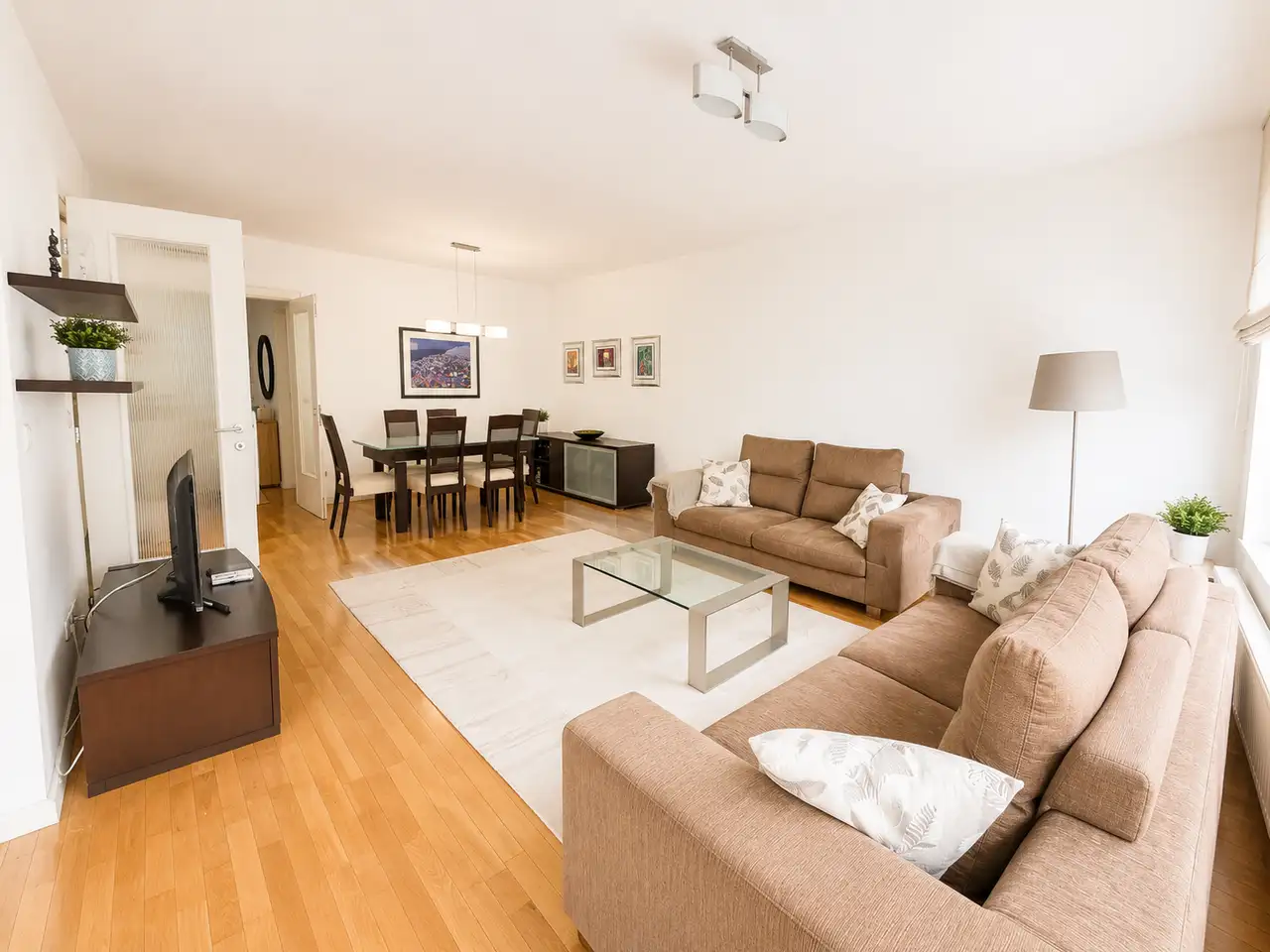 Stanovanje 145 m², center Zagreba — 2 terasi, parkirišče, opremljeno