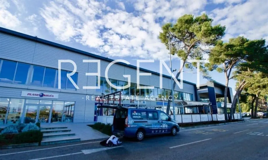 Hvar, Stari Grad - Spazio commerciale in posizione trafficata, grezzo 418 m2