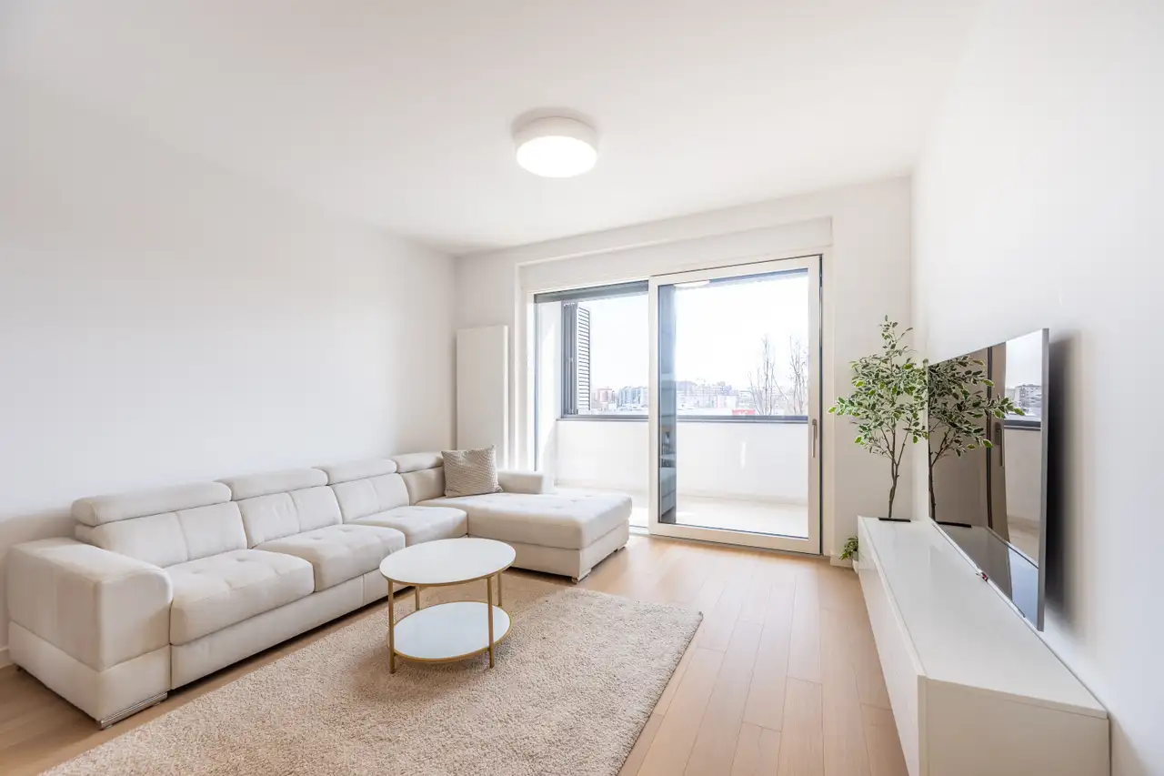 Загреб, VMD Heinzelova – трехкомнатная квартира с гаражом, первая аренда