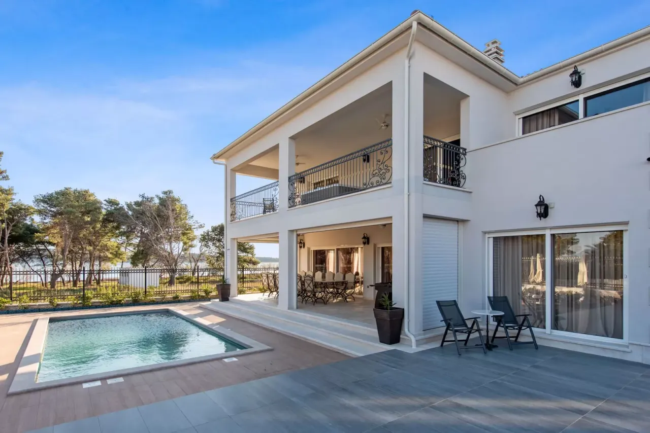 Šibenik, Vodice - luxusní vila s bazénem a panoramatickým výhledem 530m2