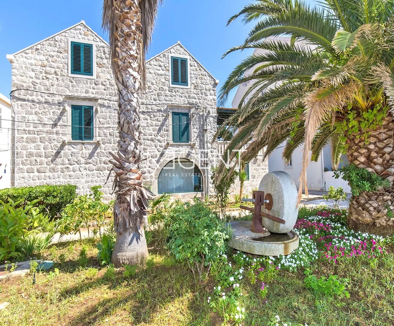 Otok Šipan, Elafitski otoci - Predivna kamena kuća uz more