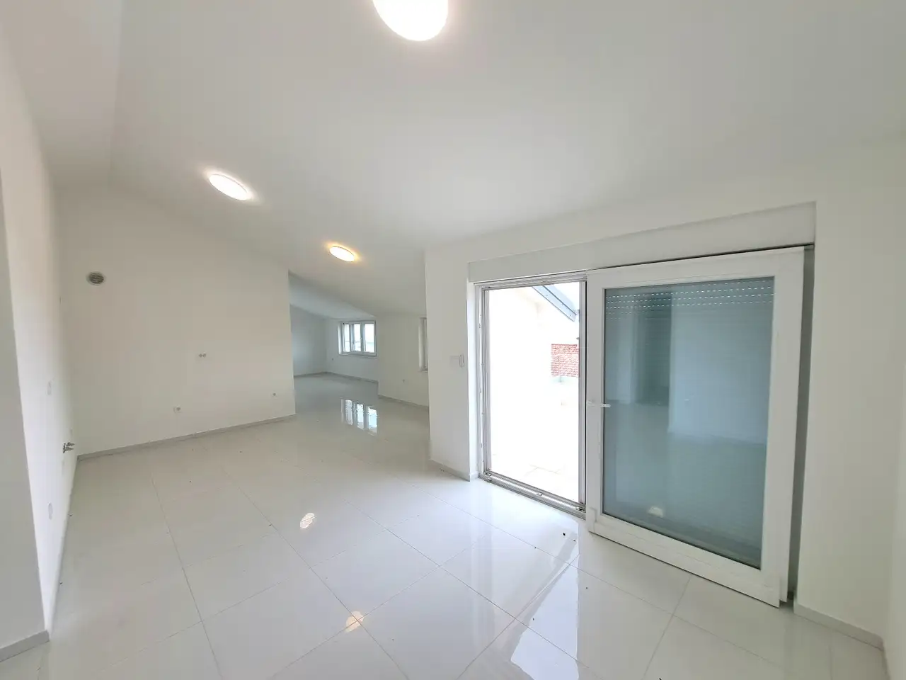 Crikvenica - Vierzimmerwohnung mit zwei Terrassen 110 m2, Neubau