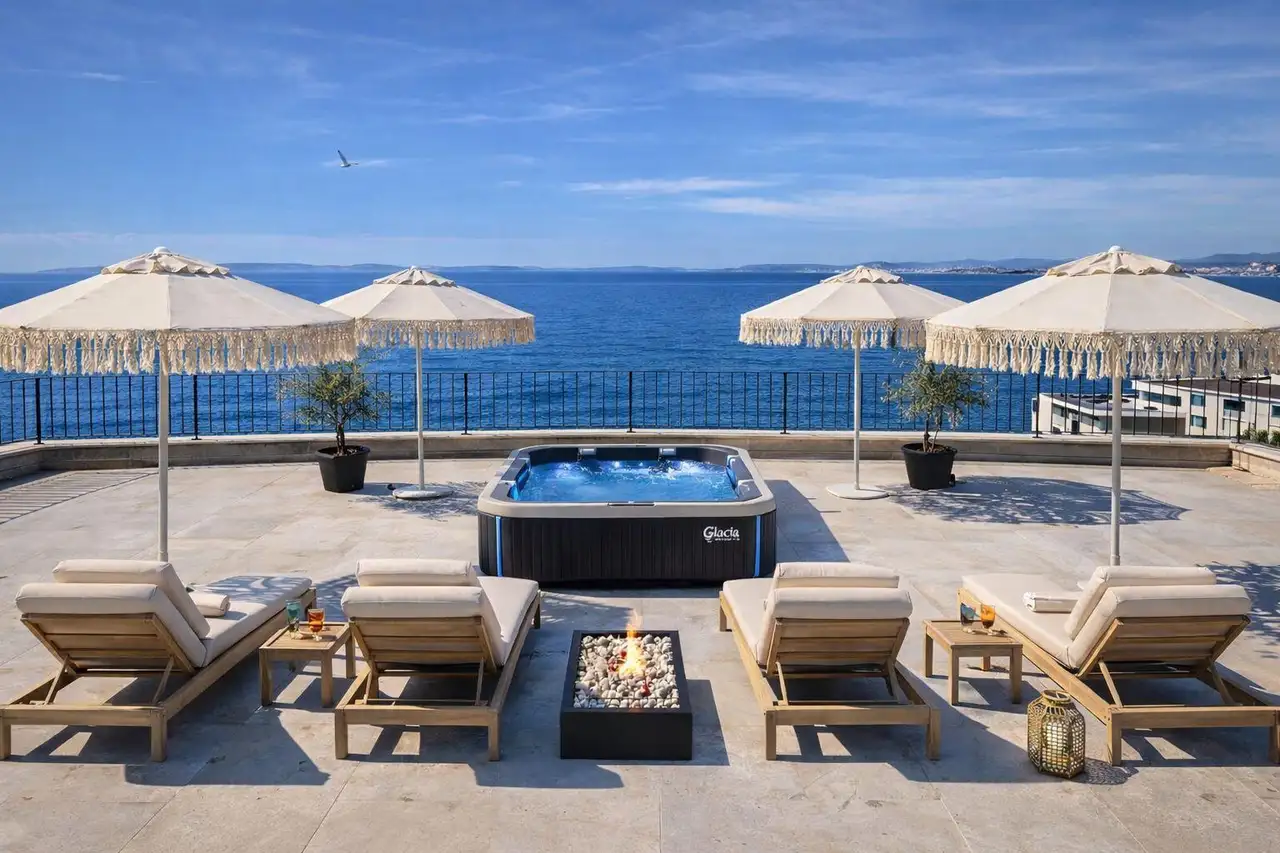 Podstrana - Dvosoban stan sa krovnom terasom i parking mjestom