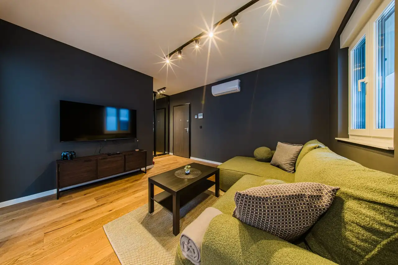Stan 43 m² za najam, Trešnjevka — namješten, lođa, 2S