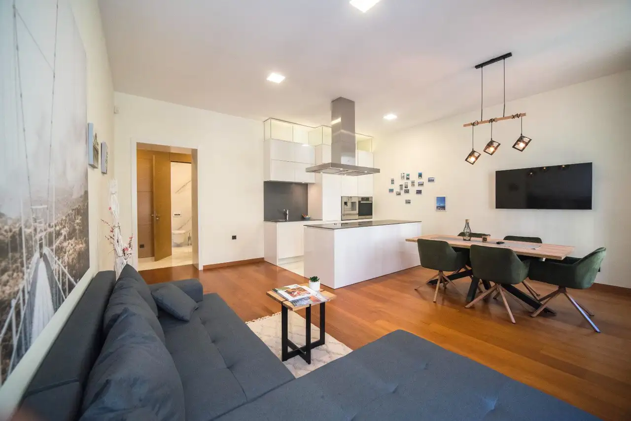 Apartment 76 m² for rent, Zagreb, Centar — 1-bedroom, 2 bathrooms