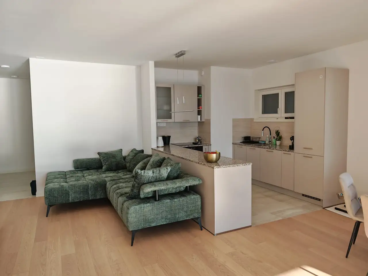 Split, Duilovo - Dvojizbový byt s loggiou a výhľadom na more