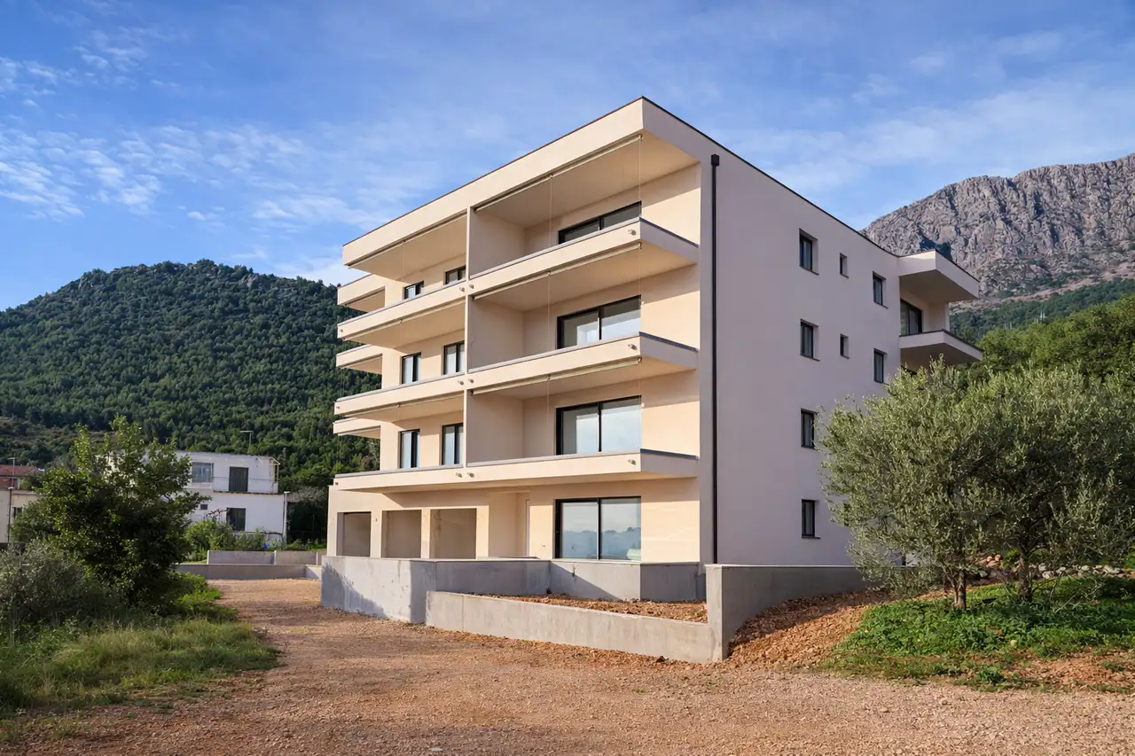 Makarska, Drvenik - Dvosoban stan u novogradnji kraj mora