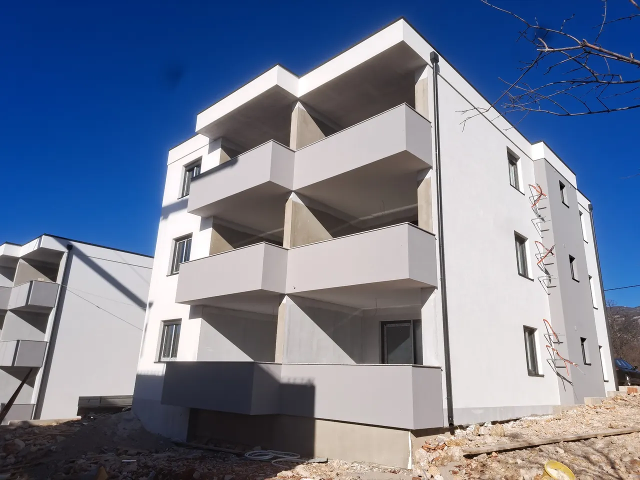 Novi Vinodolski - Nowoczesne trzypokojowe mieszkanie w spokojnej lokalizacji 64 m2
