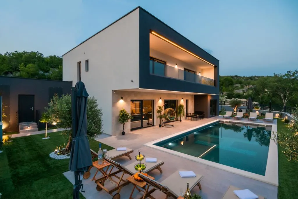 Makarska, Zagvozd - Luxury villa with pool 270 m2