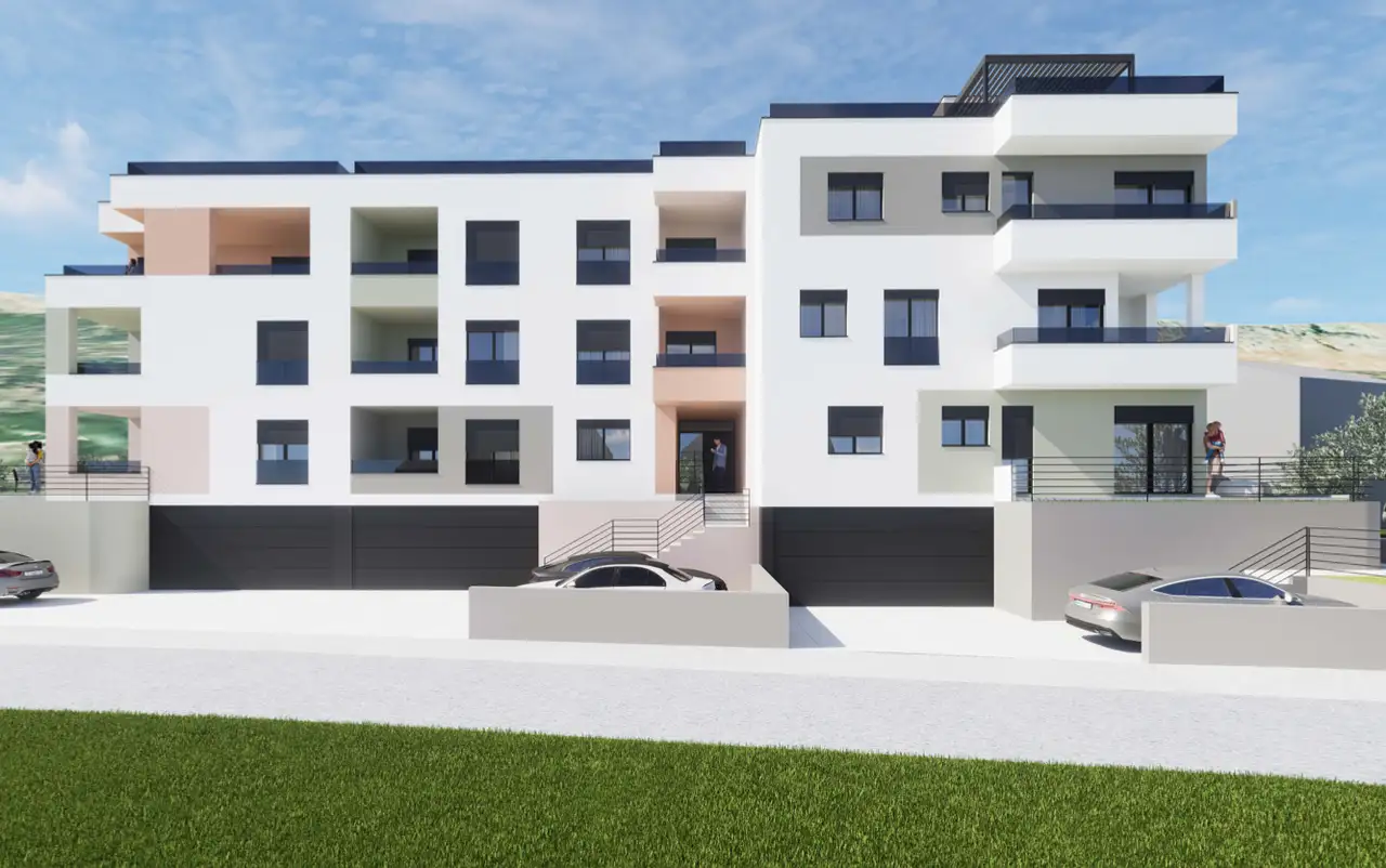 Podstrana, Strožanac - Jednosoban stan s terasom i prostranim vrtom