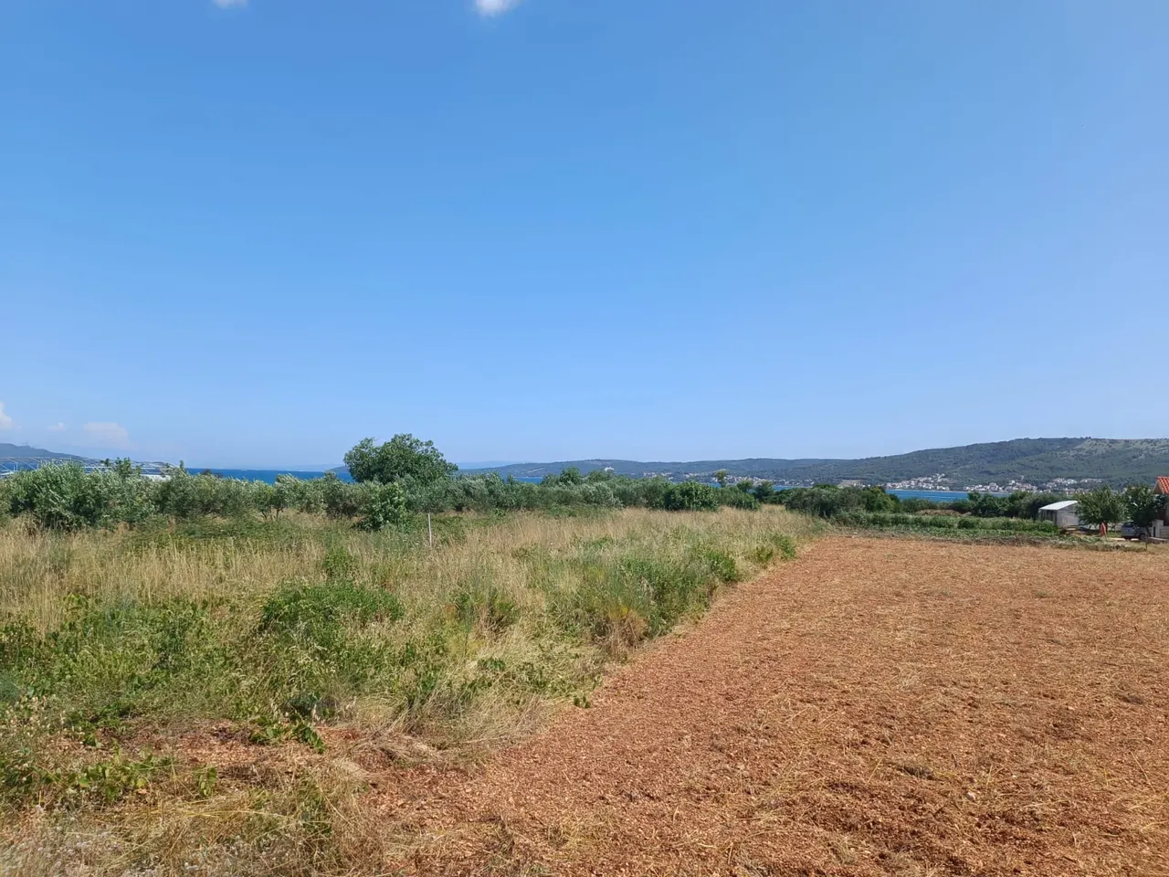 Split, Kaštel Štafilić - stavební pozemek v první řadě u moře, 5600 m2