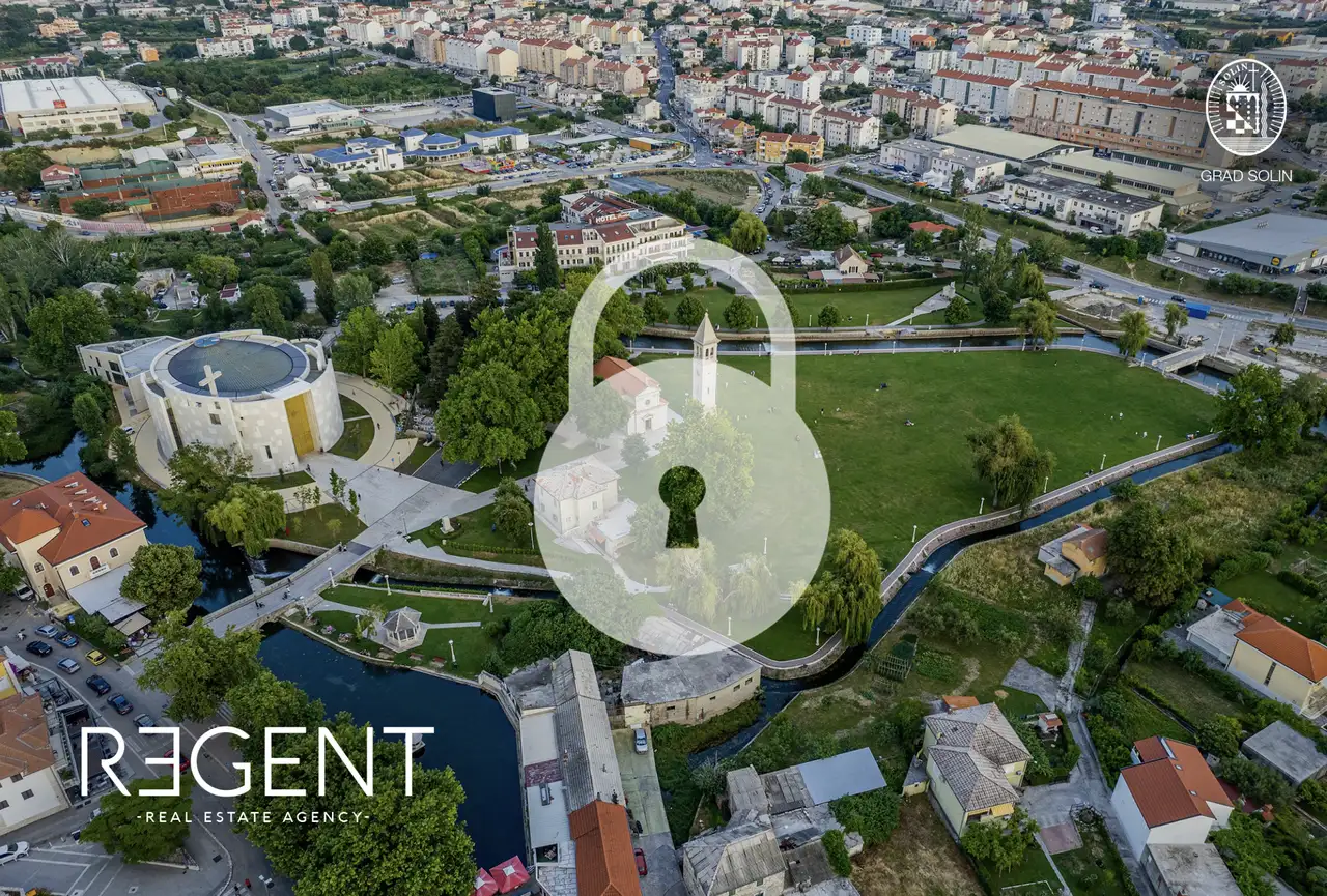 Solin - Trojizbový byt s balkónom