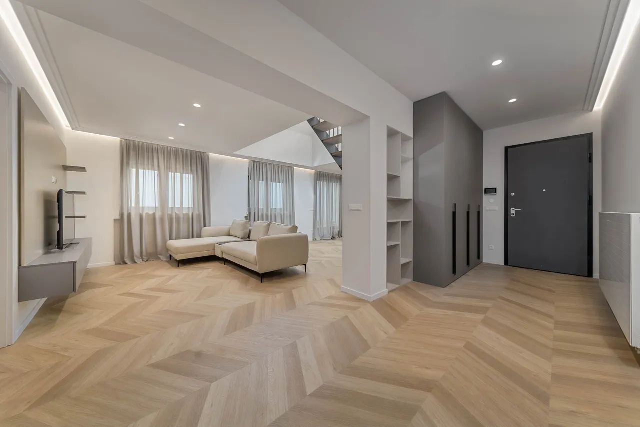 Záhřeb, Centrum – Luxusní dvoupodlažní penthouse 150 m² k pronájmu