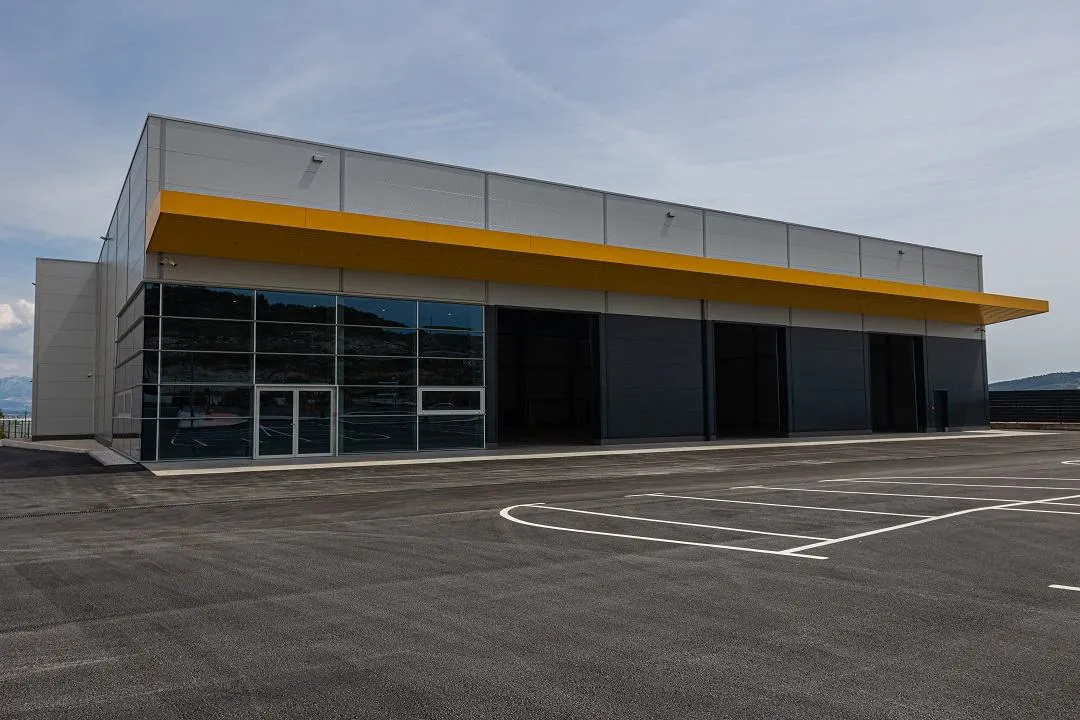 Trogir, Plano - Obchodno-predajný sklad 1600 m2