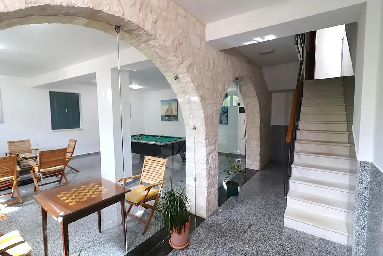 Ostrov Korčula, Vela Luka – Kamenný dům 252 m2