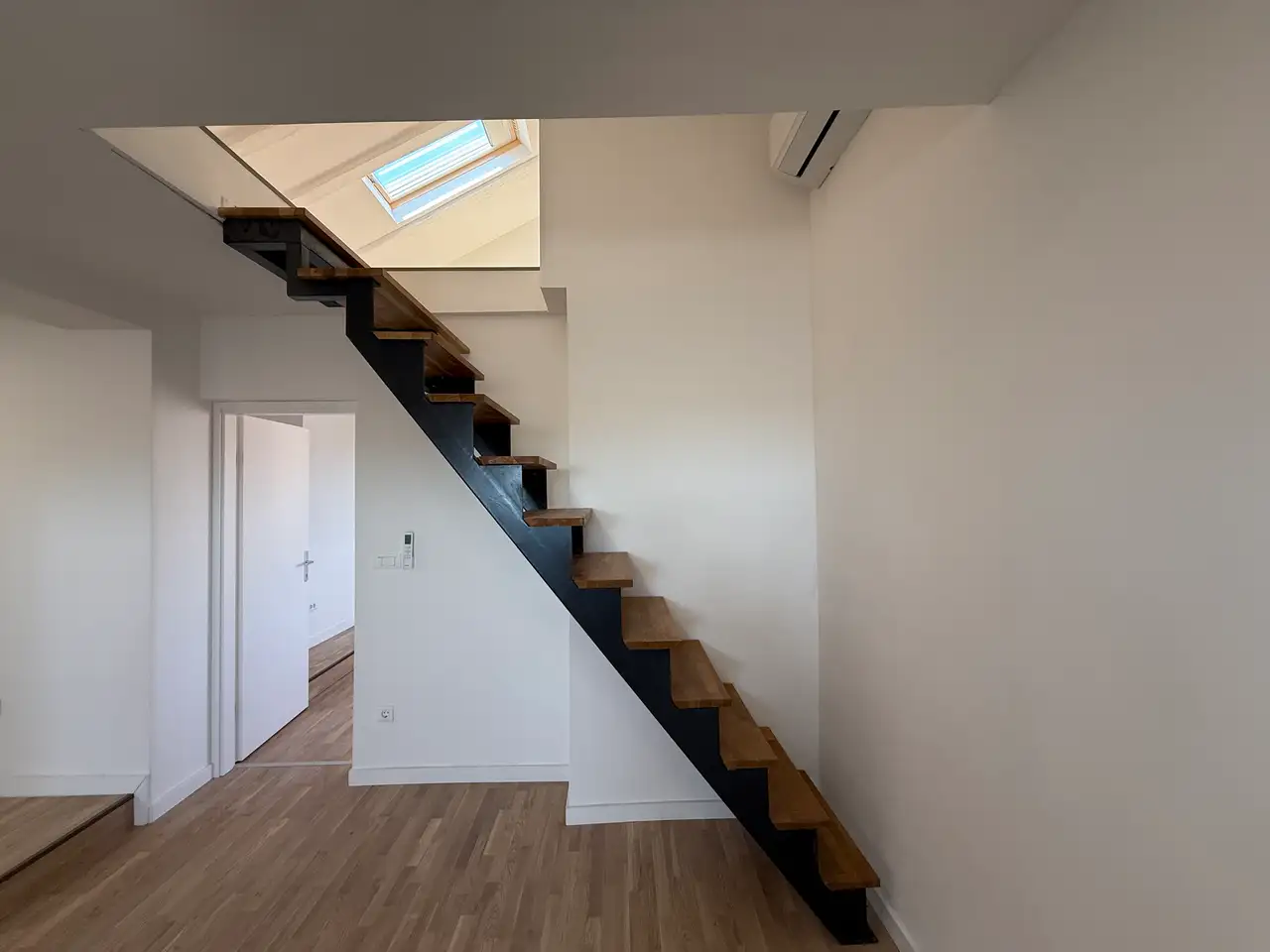 Zagreb, Center - Renovated three-room attic apartment