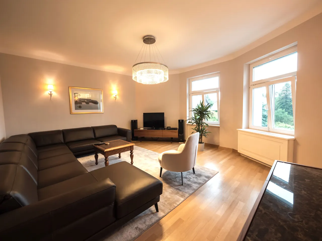 Záhřeb, Nazorova – Prostorný byt k pronájmu 150 m2