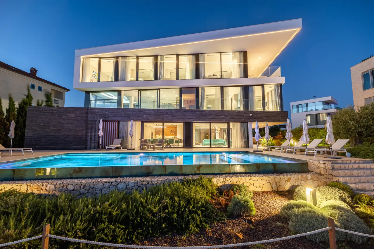 Zadar, Sukošan – Prestižní luxusní vila 585 m2