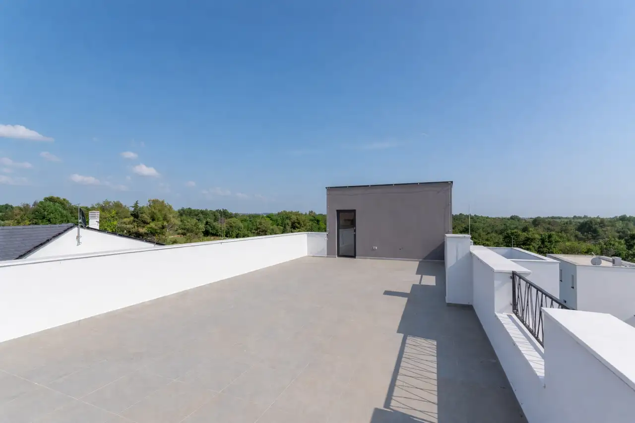 Istria, Vabriga - appartamento con terrazza sul tetto