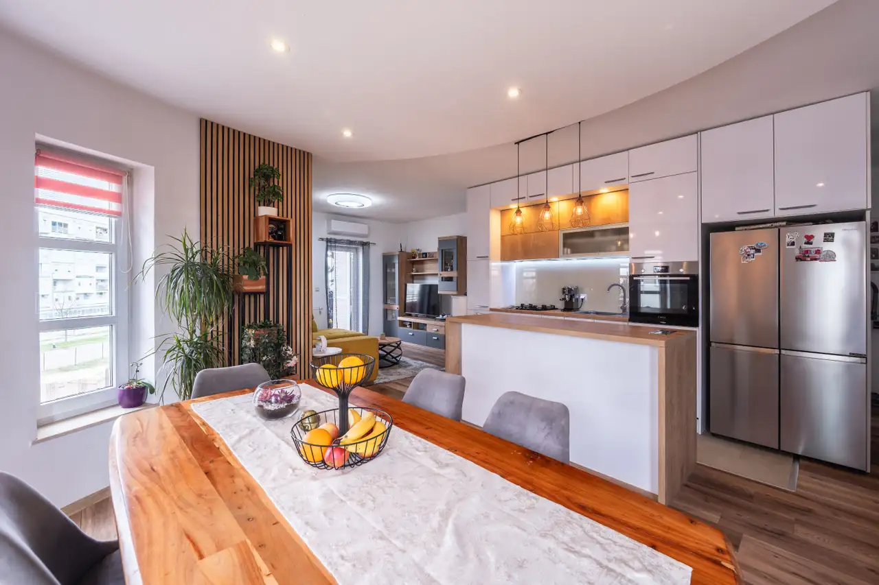 Zagreb, Lanište - Četverosoban stan s terasom i parkingom