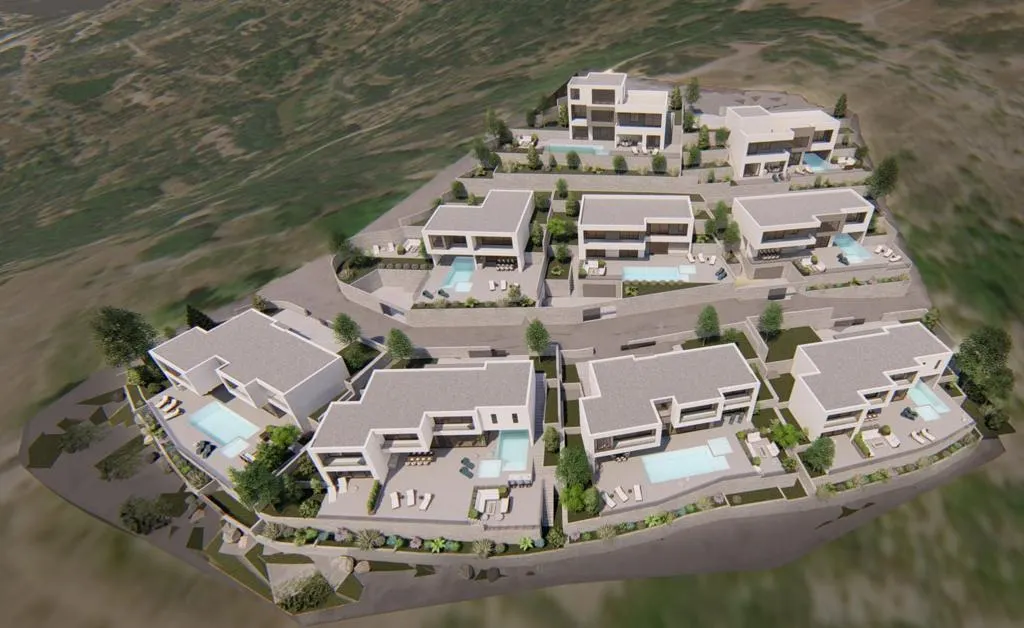 Omiš, Mali Rat - Działka z projektem 780 m2