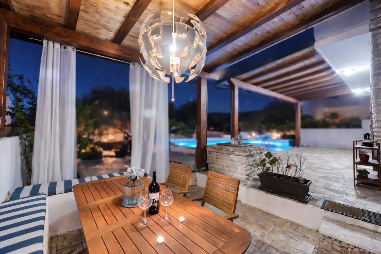 Rogoznica, Ražanj - Kamena villa s bazenom i pogledom na more