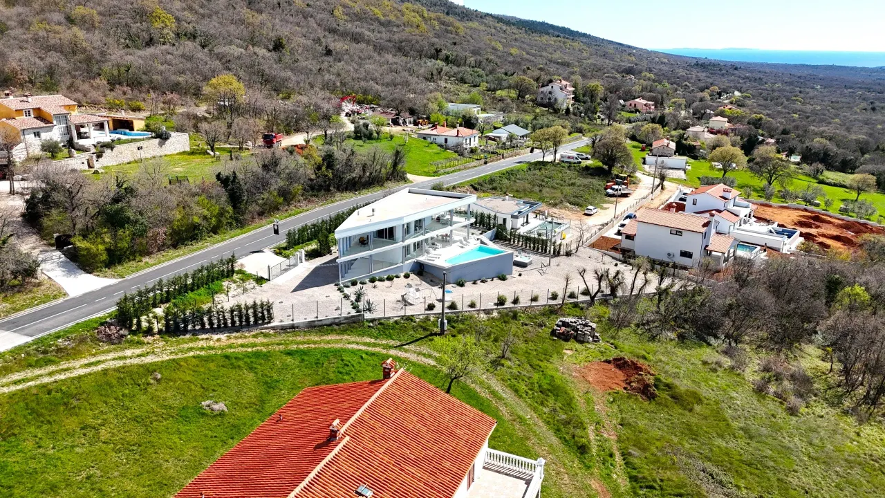 Istrie, Labin - Luxusní vila moderního designu s výhledem na moře 225 m2