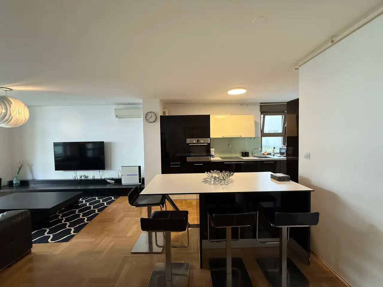 Zagabria, Donji Grad - Bilocale in affitto con parcheggio