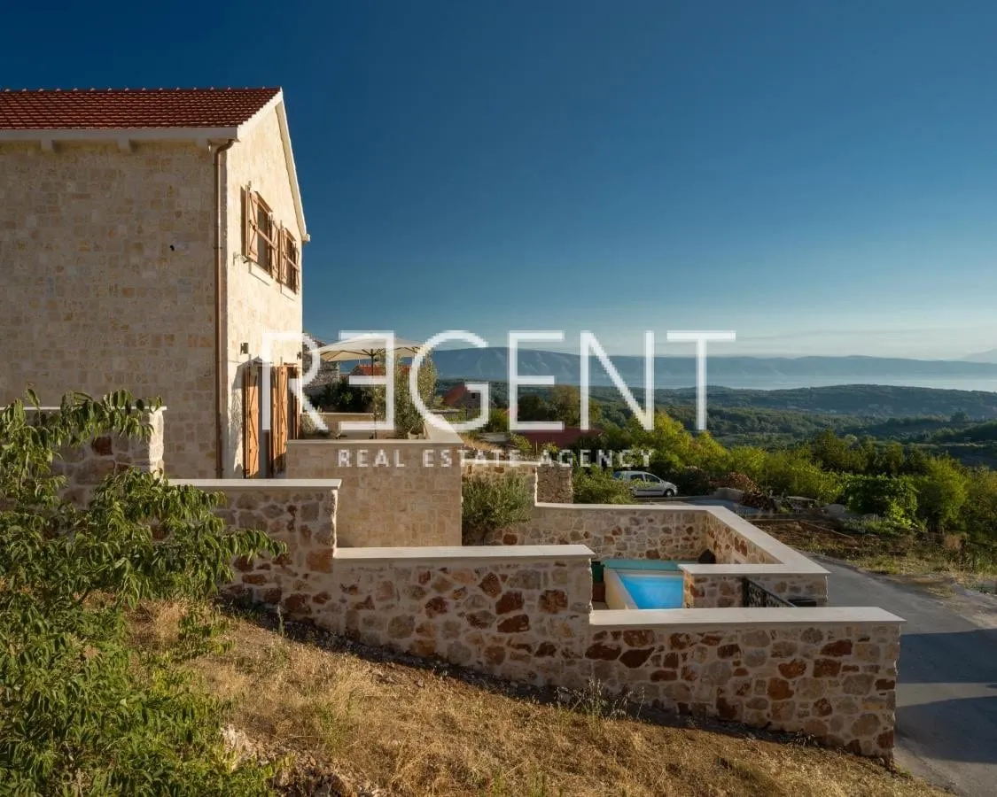 Hvar - villa in pietra dal design unico di 250m2